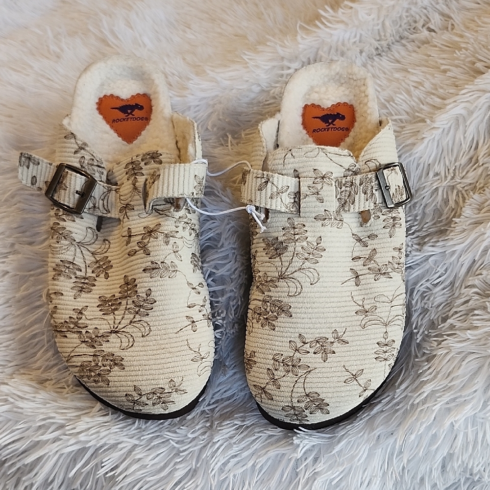 NWOT-Abel Plus Natural Floral MuleSkip Shoes